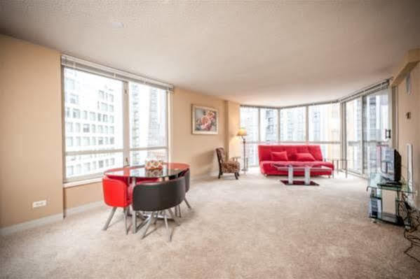 Suite Home Chicago - Eugenie Terrace Two-Bedroom Apartment エクステリア 写真