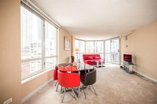 Suite Home Chicago - Eugenie Terrace Two-Bedroom Apartment エクステリア 写真